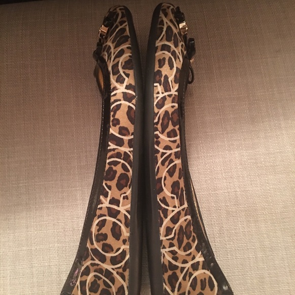 Flat Shoes - Picture 3 of 3